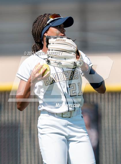 Thumbnail 3 in Central Catholic vs Liberty (CIF NorCal D2 Round 1 Softball Championships) photogallery.