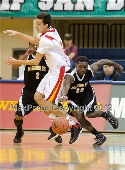 Thumbnail 2 in Cathedral Catholic vs Mission Bay (CIF SDS D3 Final) photogallery.