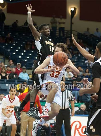 Thumbnail 3 in Cathedral Catholic vs Mission Bay (CIF SDS D3 Final) photogallery.