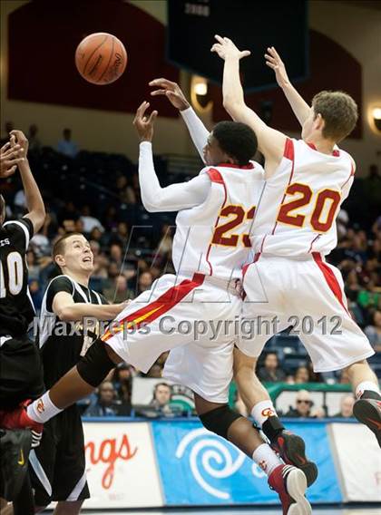 Thumbnail 3 in Cathedral Catholic vs Mission Bay (CIF SDS D3 Final) photogallery.