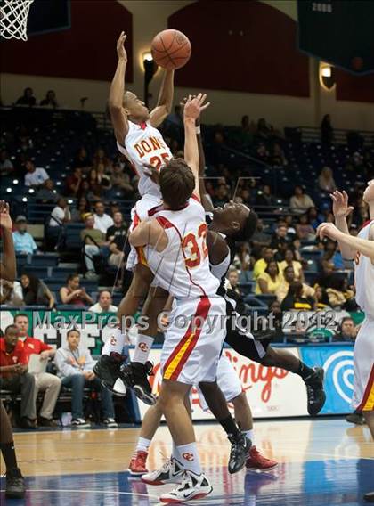 Thumbnail 3 in Cathedral Catholic vs Mission Bay (CIF SDS D3 Final) photogallery.
