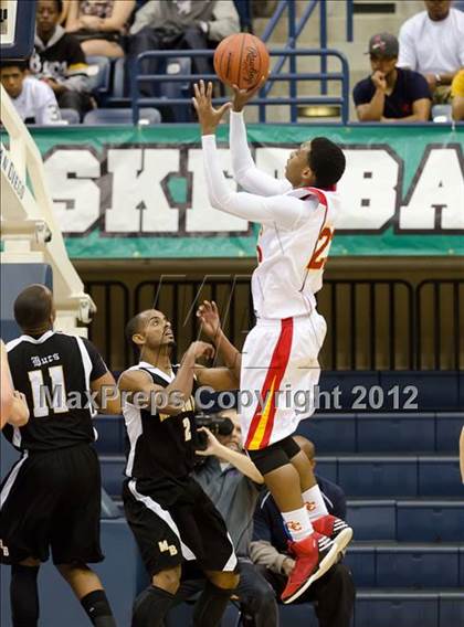 Thumbnail 2 in Cathedral Catholic vs Mission Bay (CIF SDS D3 Final) photogallery.