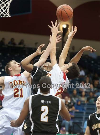 Thumbnail 3 in Cathedral Catholic vs Mission Bay (CIF SDS D3 Final) photogallery.