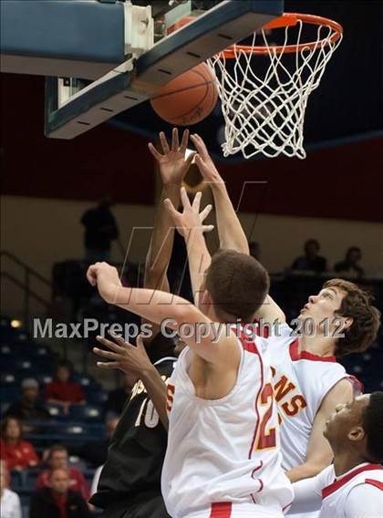 Thumbnail 1 in Cathedral Catholic vs Mission Bay (CIF SDS D3 Final) photogallery.