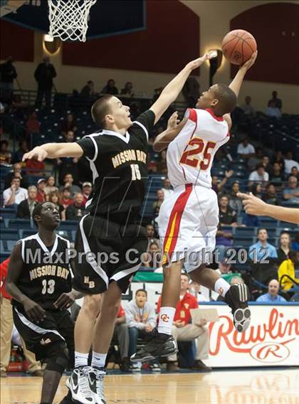 Thumbnail 3 in Cathedral Catholic vs Mission Bay (CIF SDS D3 Final) photogallery.