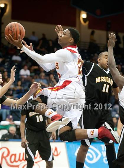 Thumbnail 3 in Cathedral Catholic vs Mission Bay (CIF SDS D3 Final) photogallery.