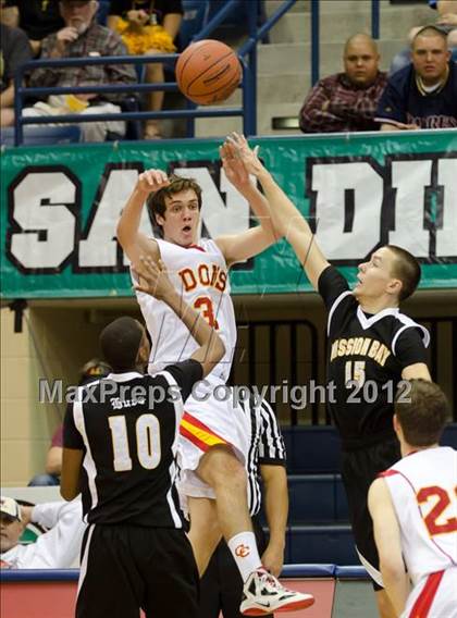 Thumbnail 3 in Cathedral Catholic vs Mission Bay (CIF SDS D3 Final) photogallery.