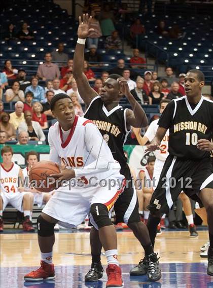 Thumbnail 1 in Cathedral Catholic vs Mission Bay (CIF SDS D3 Final) photogallery.