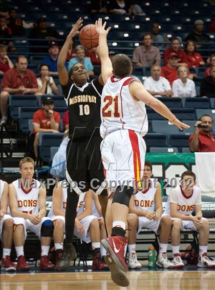 Thumbnail 2 in Cathedral Catholic vs Mission Bay (CIF SDS D3 Final) photogallery.