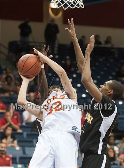 Thumbnail 2 in Cathedral Catholic vs Mission Bay (CIF SDS D3 Final) photogallery.