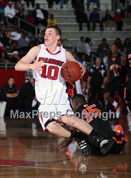 Thumbnail 2 in Marcus vs Douglas (Metroplex Thanksgiving Hoopfest) photogallery.