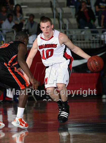 Thumbnail 2 in Marcus vs Douglas (Metroplex Thanksgiving Hoopfest) photogallery.