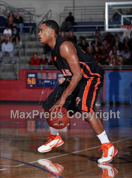 Thumbnail 1 in Marcus vs Douglas (Metroplex Thanksgiving Hoopfest) photogallery.
