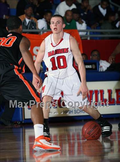 Thumbnail 3 in Marcus vs Douglas (Metroplex Thanksgiving Hoopfest) photogallery.