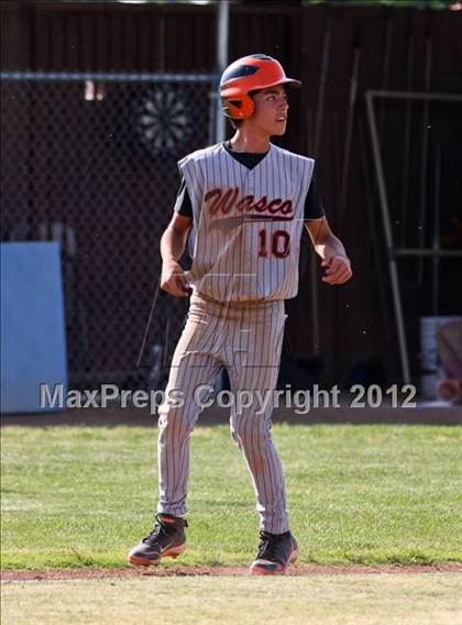 Thumbnail 2 in Bakersfield Christian vs. Wasco photogallery.