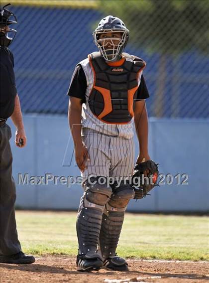 Thumbnail 2 in Bakersfield Christian vs. Wasco photogallery.