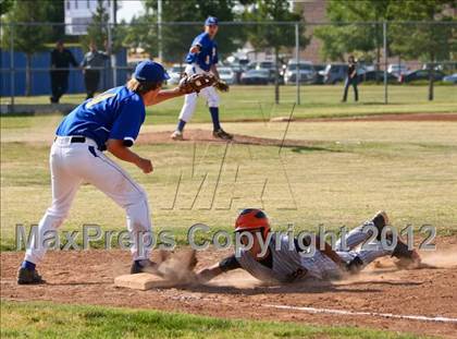 Thumbnail 3 in Bakersfield Christian vs. Wasco photogallery.