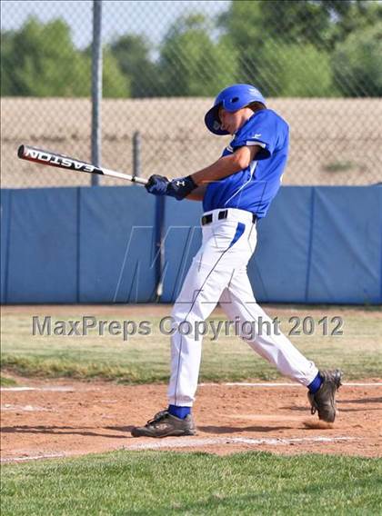 Thumbnail 2 in Bakersfield Christian vs. Wasco photogallery.