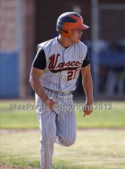 Thumbnail 2 in Bakersfield Christian vs. Wasco photogallery.