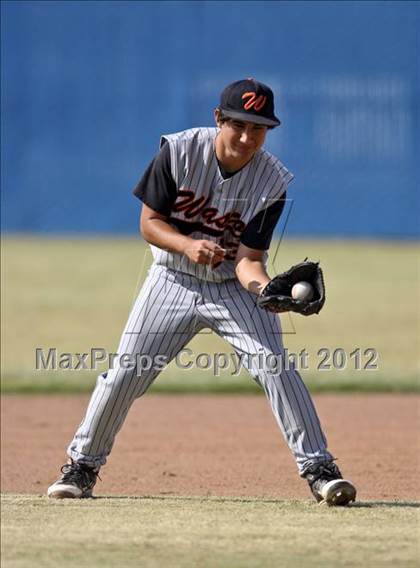 Thumbnail 2 in Bakersfield Christian vs. Wasco photogallery.