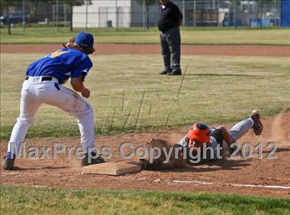Thumbnail 1 in Bakersfield Christian vs. Wasco photogallery.