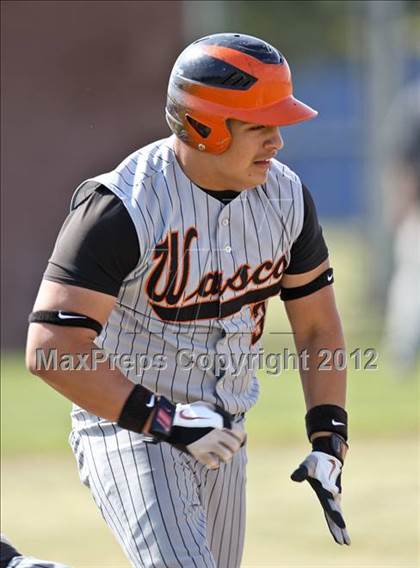 Thumbnail 3 in Bakersfield Christian vs. Wasco photogallery.