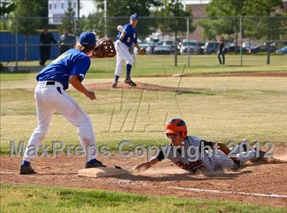 Thumbnail 2 in Bakersfield Christian vs. Wasco photogallery.