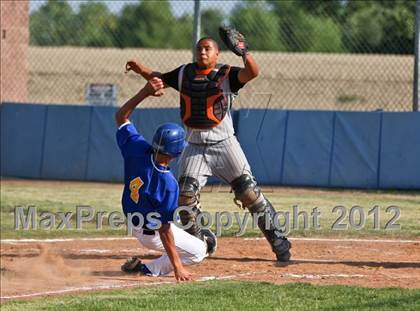 Thumbnail 2 in Bakersfield Christian vs. Wasco photogallery.