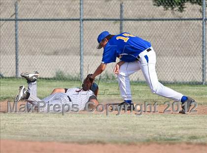 Thumbnail 3 in Bakersfield Christian vs. Wasco photogallery.