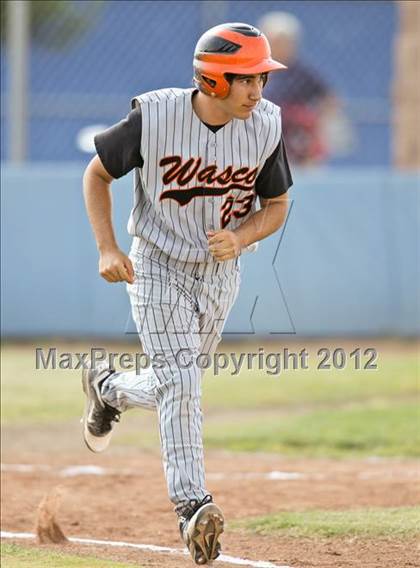 Thumbnail 2 in Bakersfield Christian vs. Wasco photogallery.