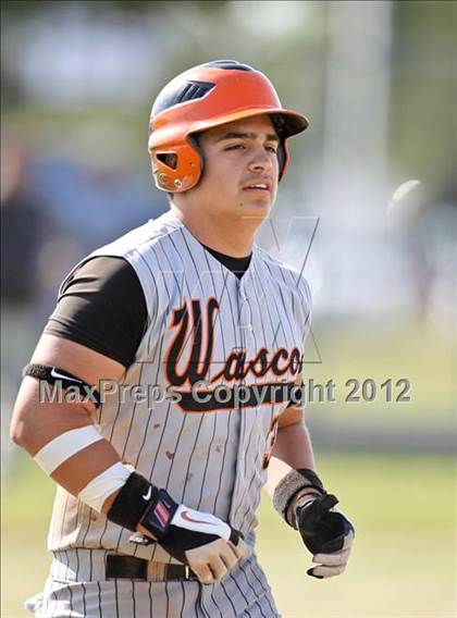 Thumbnail 2 in Bakersfield Christian vs. Wasco photogallery.