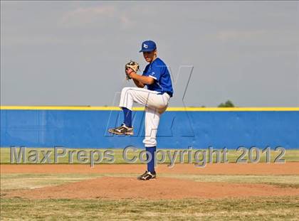 Thumbnail 3 in Bakersfield Christian vs. Wasco photogallery.