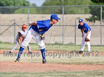 Thumbnail 1 in JV: Bakersfield Christian vs. Wasco photogallery.