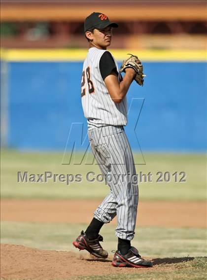 Thumbnail 3 in Bakersfield Christian vs. Wasco photogallery.