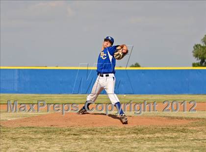 Thumbnail 2 in Bakersfield Christian vs. Wasco photogallery.