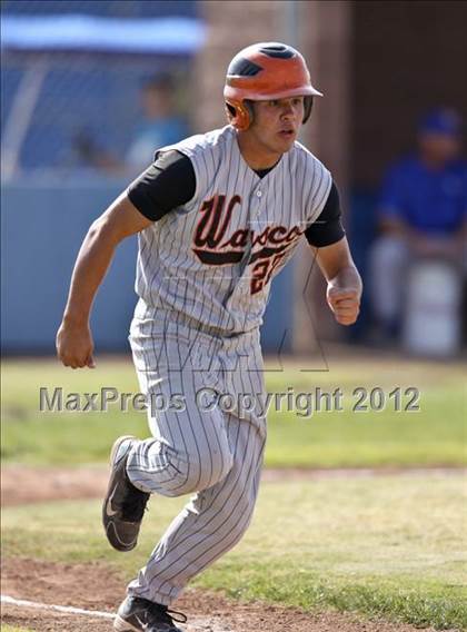 Thumbnail 3 in Bakersfield Christian vs. Wasco photogallery.