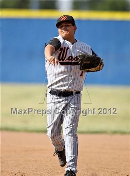 Thumbnail 2 in Bakersfield Christian vs. Wasco photogallery.