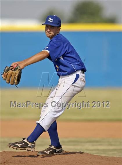 Thumbnail 2 in Bakersfield Christian vs. Wasco photogallery.
