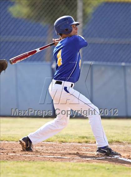 Thumbnail 1 in JV: Bakersfield Christian vs. Wasco photogallery.