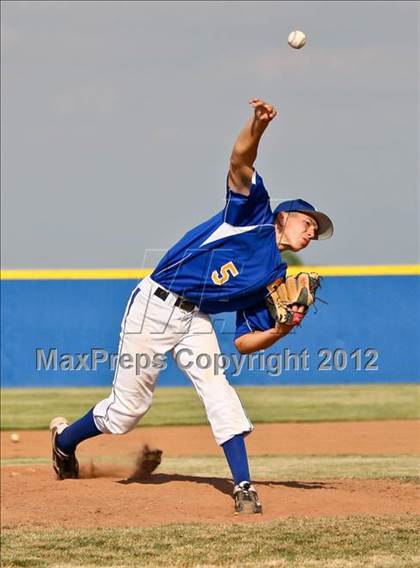 Thumbnail 1 in Bakersfield Christian vs. Wasco photogallery.