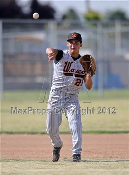 Thumbnail 3 in Bakersfield Christian vs. Wasco photogallery.