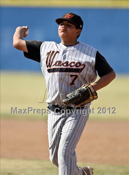 Thumbnail 3 in Bakersfield Christian vs. Wasco photogallery.