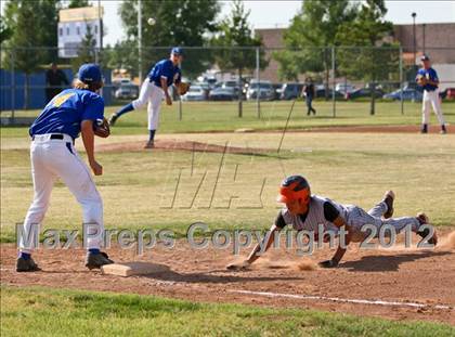 Thumbnail 3 in Bakersfield Christian vs. Wasco photogallery.