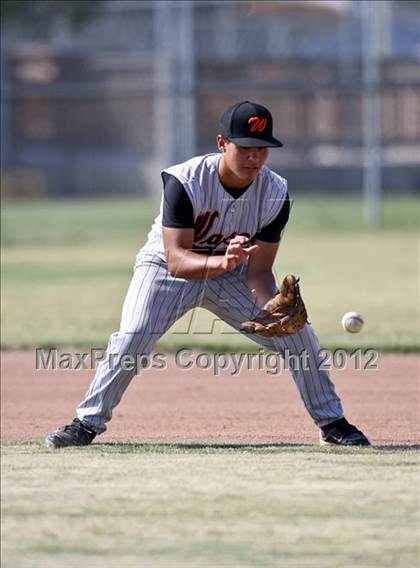 Thumbnail 3 in Bakersfield Christian vs. Wasco photogallery.