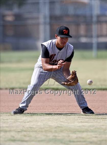 Thumbnail 3 in JV: Bakersfield Christian vs. Wasco photogallery.