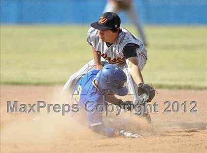 Thumbnail 3 in Bakersfield Christian vs. Wasco photogallery.