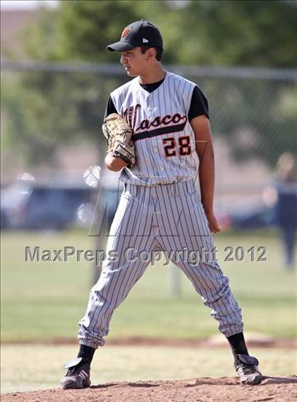 Thumbnail 2 in Bakersfield Christian vs. Wasco photogallery.