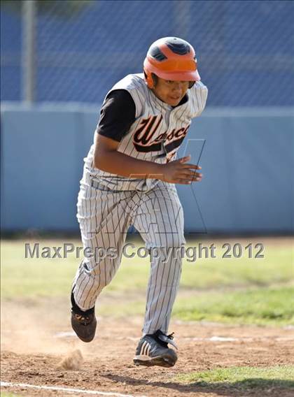 Thumbnail 2 in Bakersfield Christian vs. Wasco photogallery.