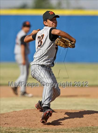Thumbnail 3 in Bakersfield Christian vs. Wasco photogallery.