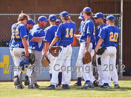 Thumbnail 2 in Bakersfield Christian vs. Wasco photogallery.